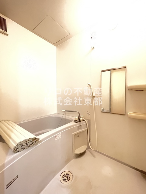 バス・シャワールーム　人気の浴槽付き☆快適にバスタイムをお過ごしいただけます♪