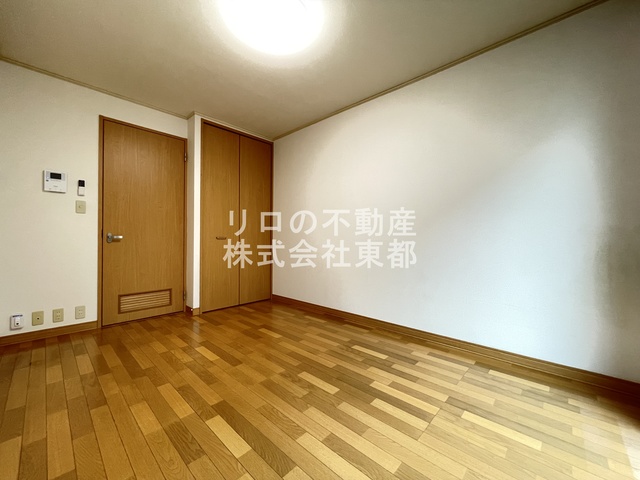 その他部屋・スペース　上品なフローリング仕上げの洋室です！