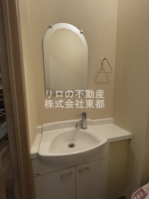 洗面設備　洗面台もついているので、ここで洗顔できますね☆