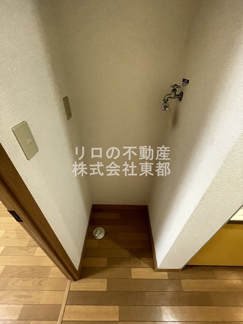 その他　洗濯機置き場は室内にあるので雨に濡れる心配はありません☆