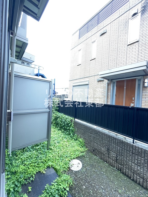 バルコニー　お天気のいい日は外干しもできますね！！