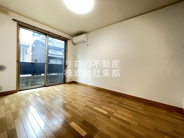 居室・リビング　人気の南向きなので暖かな日差しが入りますね♪