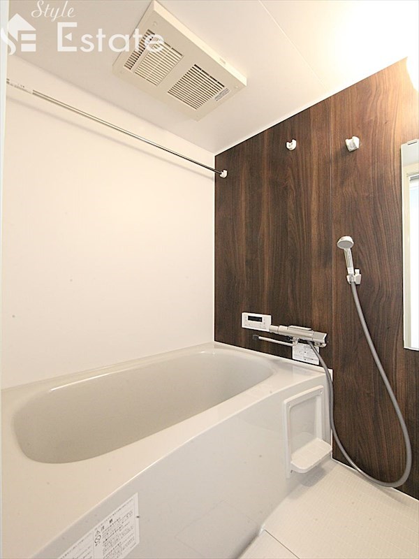 バス・シャワールーム　バスルーム