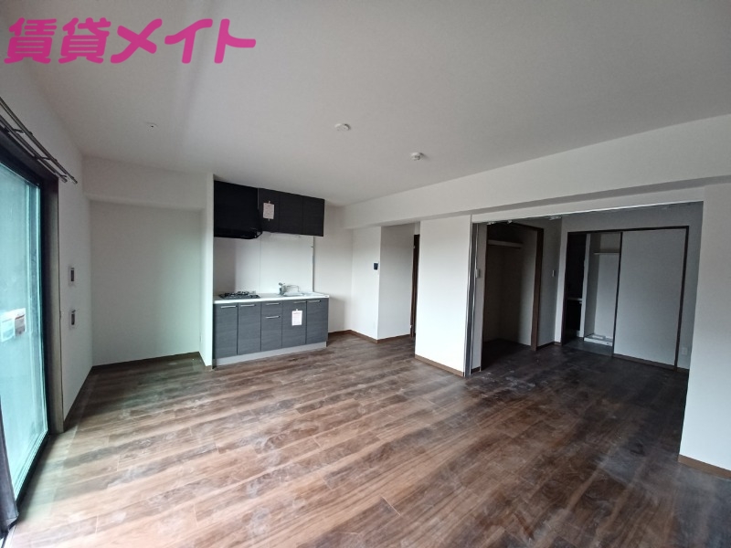 居室・リビング　同物件別室画像