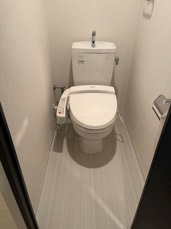 トイレ　※別のお部屋の写真です