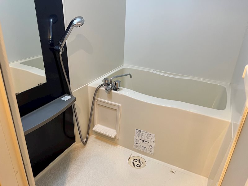 バス・シャワールーム　※別のお部屋の写真です