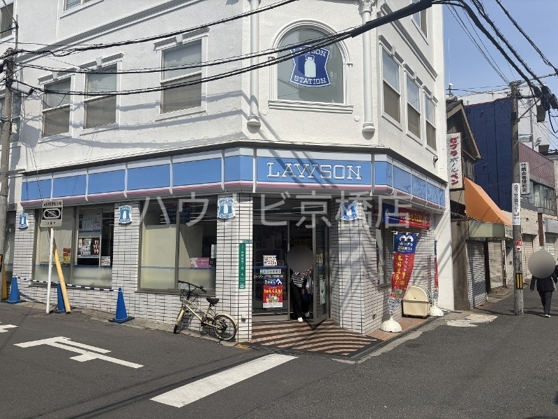 コンビニ　ローソンJR桜ノ宮駅前店（コンビニ）まで303m
