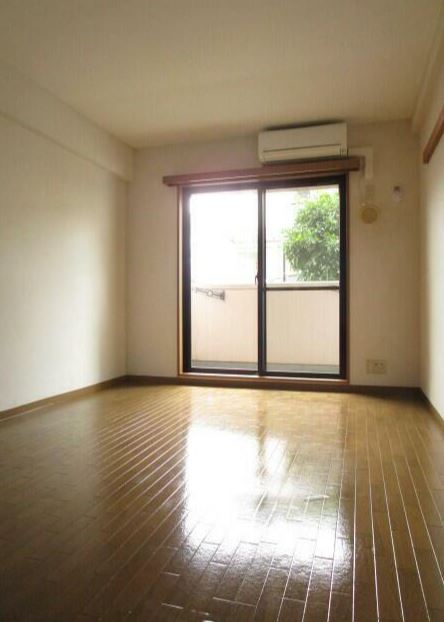 居室・リビング　※同物件、別部屋の写真です。