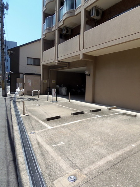 駐車場　★駐車場完備★