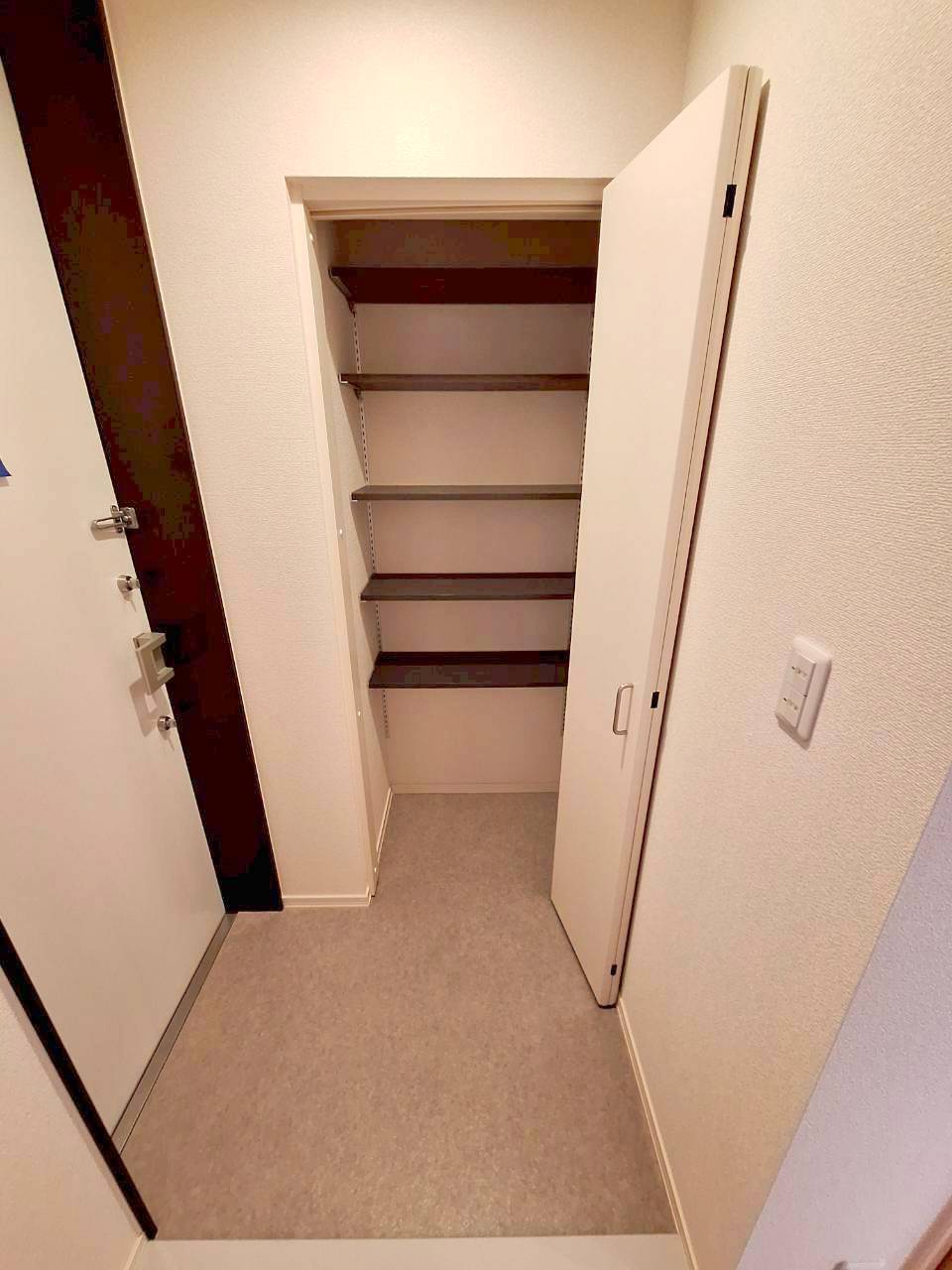 玄関　★シューズＢＯＸ／同物件別号室写真★