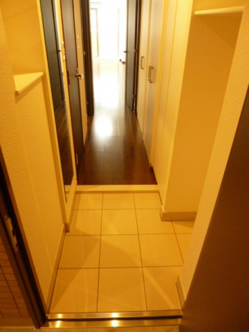 玄関　※同タイプ参考写真