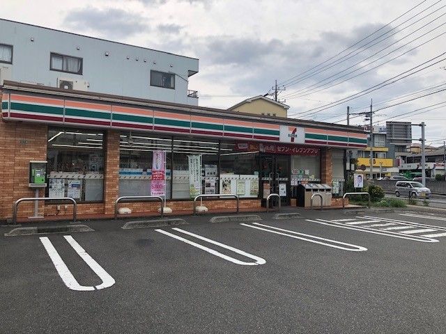 コンビニ　セブンイレブン相模原高根1丁目（コンビニ）まで500m