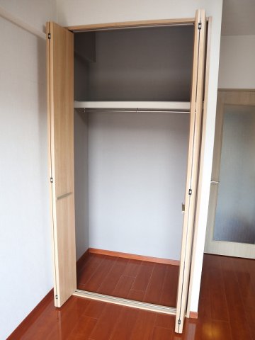 収納　お洋服もたくさんしまえますよ