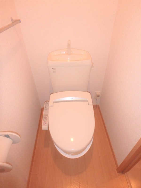 トイレ　温水洗浄便座つき！（イメージ）