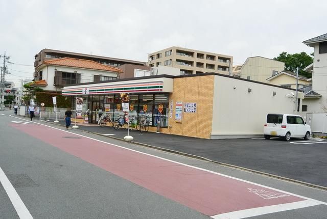 コンビニ　セブンイレブン（コンビニ）まで650m