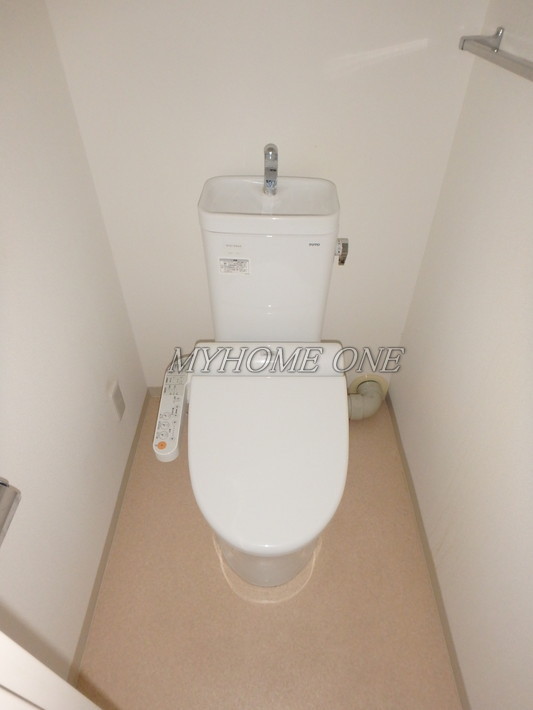 トイレ　トイレ温水洗浄便座