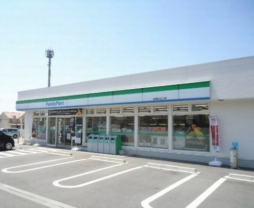 コンビニ　ファミリーマート常滑西ノ口店（コンビニ）まで615m