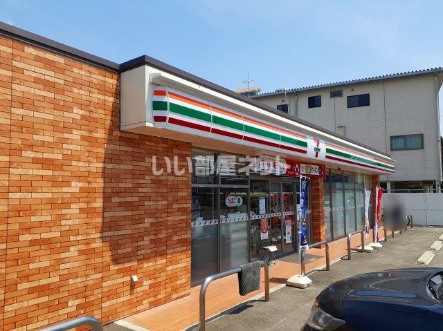 コンビニ　セブンイレブン壺川１丁目（コンビニ）まで551m