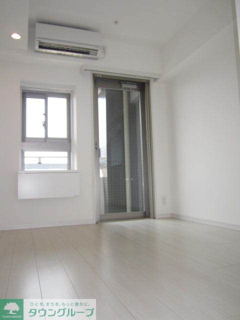 居室・リビング　こちらの居間で趣味の時間をお楽しみください