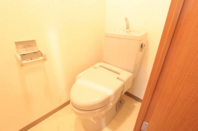 トイレ　ウォシュレットつきのトイレ