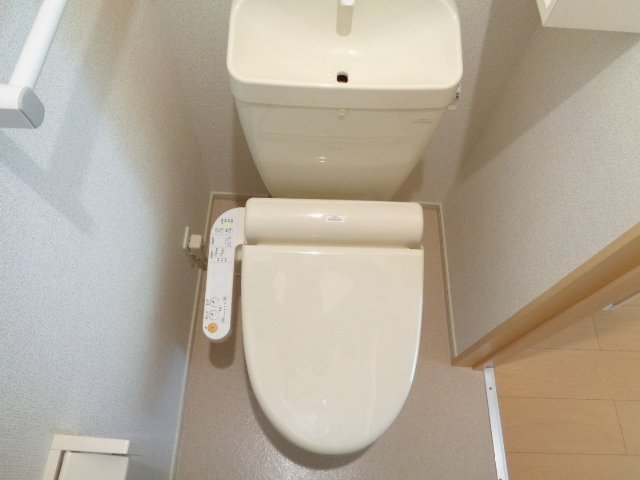 トイレ　落ち着いたトイレです