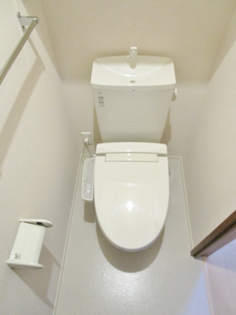 トイレ　同じ施工会社の参考画像です！