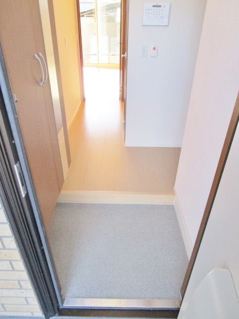 玄関　同じ施工会社の参考画像です！