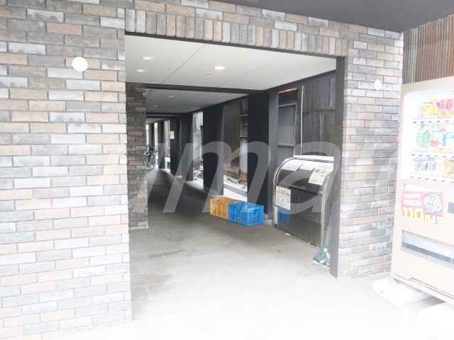 エントランス　物件入口です☆