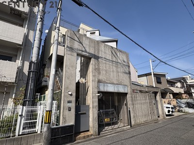 建物外観　敷地内、駐輪場、バイク置き場あります！！