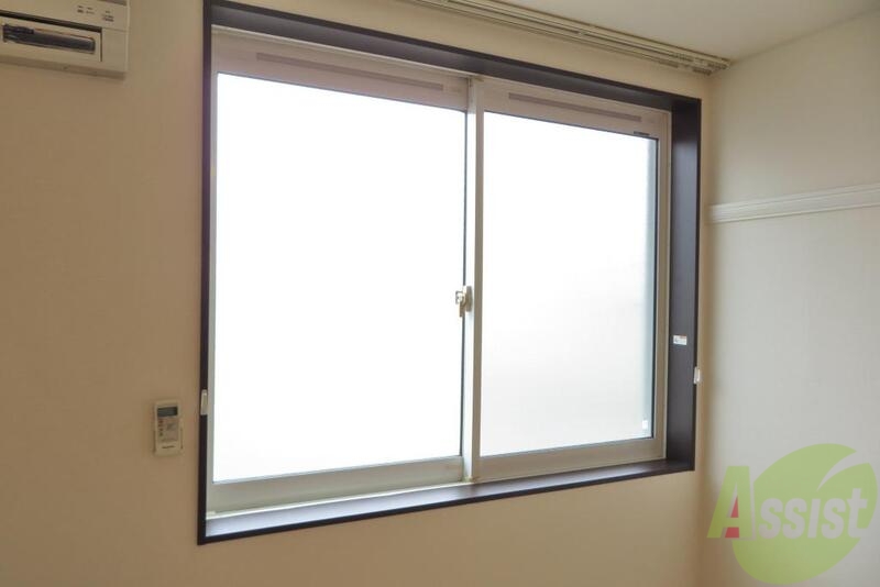 バルコニー　バルコニーはないですが窓があるので明るそうですね。