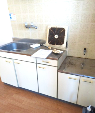 キッチン　クリーニング前の写真です