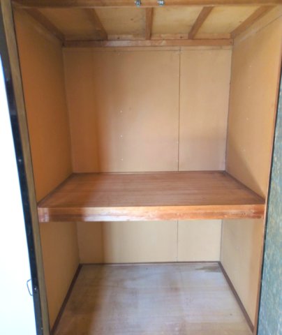 収納　クリーニング前の写真です