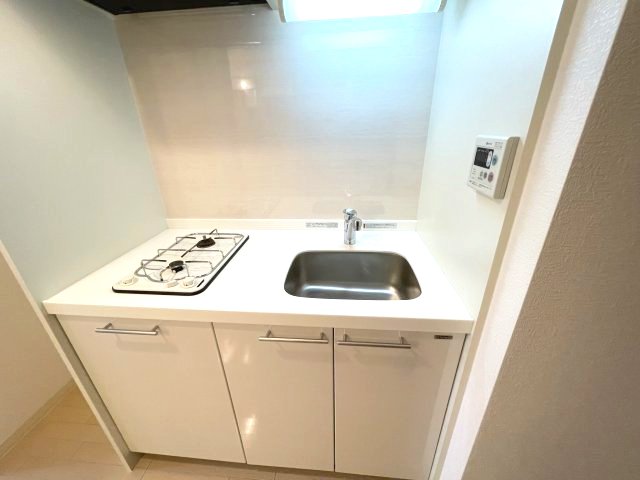 キッチン　イメージとして同建物他部屋を表示しています