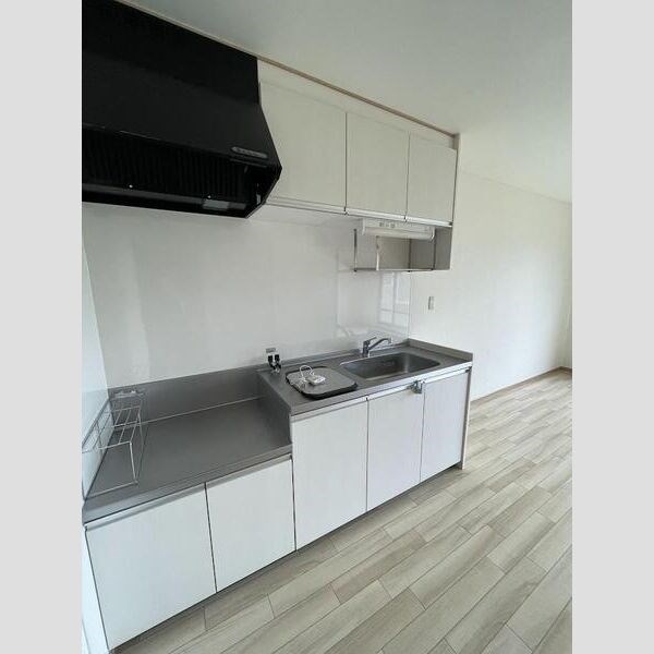 キッチン　同物件別部屋の参考写真です。(現況優先)