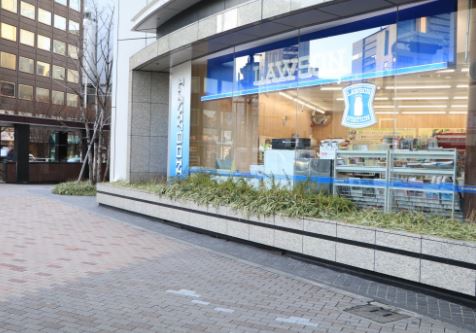 コンビニ　ローソン東銀座駅前店（コンビニ）まで166m