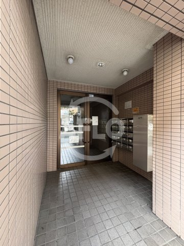 エントランス　LakiaMaison弁天町　エントランス