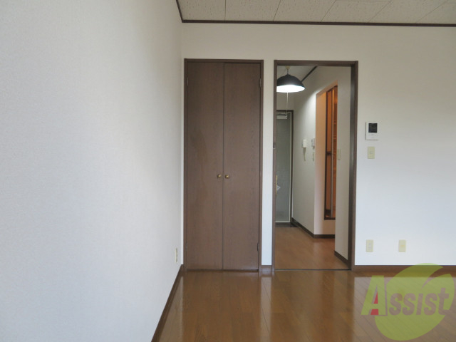 収納　クローゼットです。大きい荷物もしまうことができます。