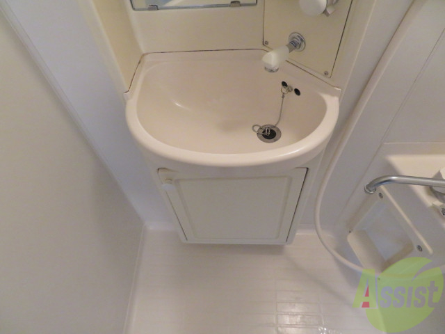 洗面設備　忙しい朝の味方、独立洗面台があるのは嬉しいですね。