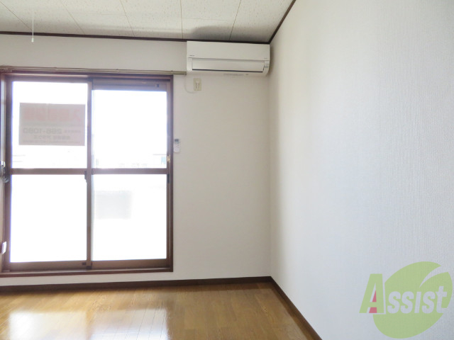 その他設備　ちゃんとエアコンもついているので、安心してくださいね。