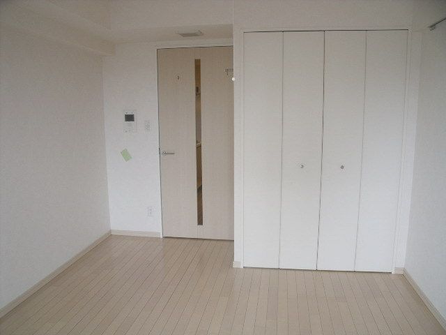 居室・リビング　バルコニーから見た居室です