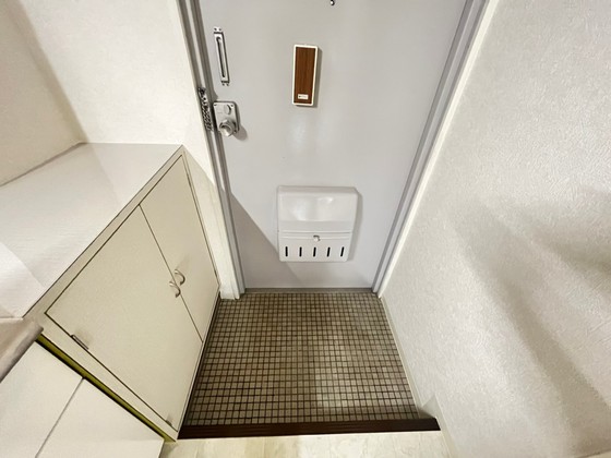 玄関　※別部屋の写真です