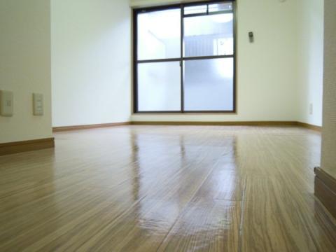 居室・リビング　室内