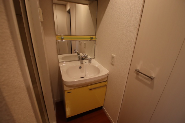 洗面設備　※別室の参考写真の為、現況優先です。