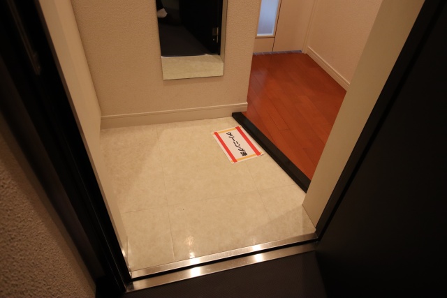 玄関　※別室の参考写真の為、現況優先です。