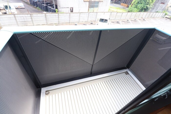 バルコニー　陽当たり良好なバルコニーです