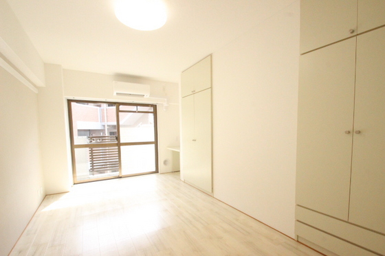 居室・リビング　※別部屋の写真です