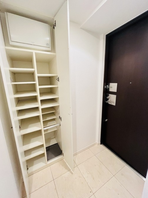 玄関　他部屋参考写真