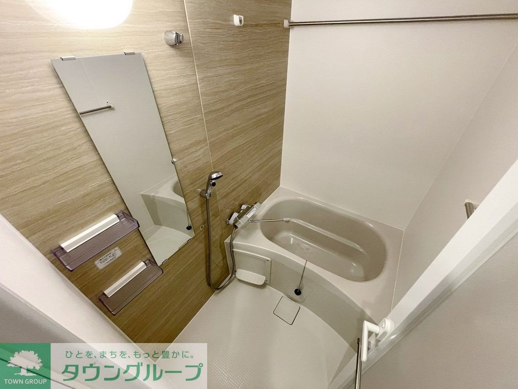 バス・シャワールーム　お問合せは(株)タウンハウジング東京へ
