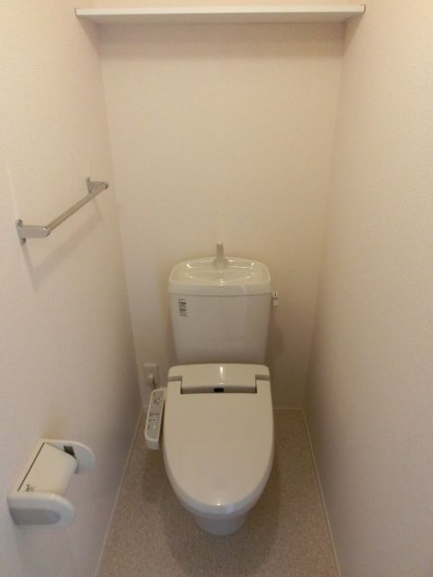 トイレ　温水洗浄便座