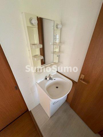 洗面設備　スペースが確保できる洗面所です